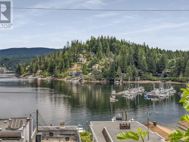 2541 Panorama Drive, North Vancouver BC V7G 1V4