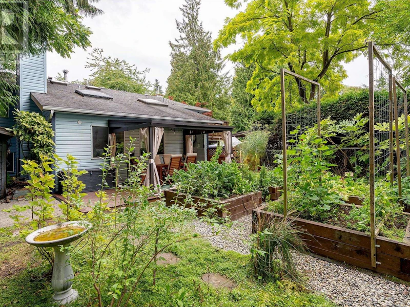 1621 Peters Road, North Vancouver BC V7J 1Y7