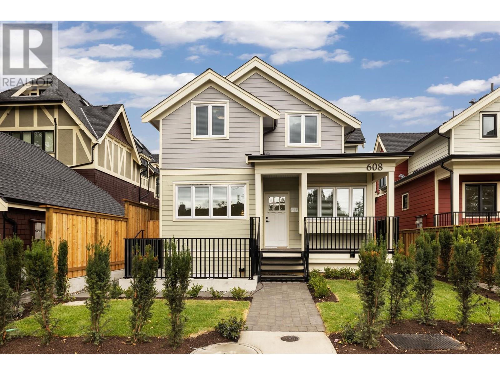 608 East 9th Street, North Vancouver, BC, V7L 2B7