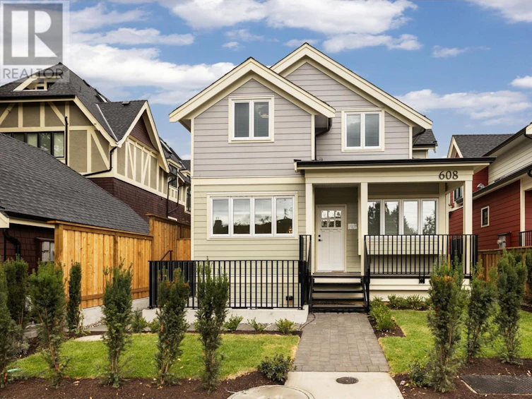 608 East 9th Street, North Vancouver, BC, V7L 2B7