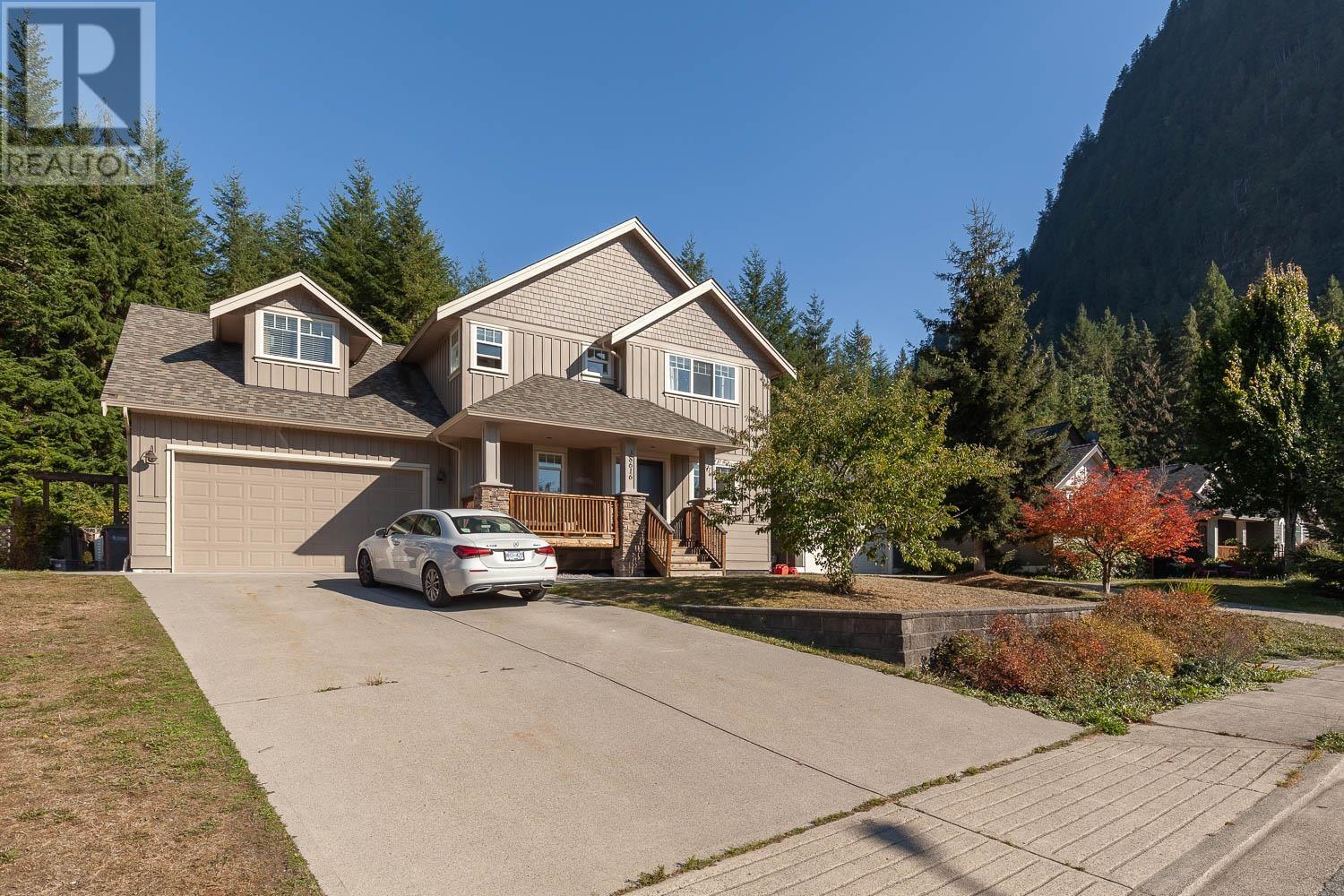 38616 Cherry Drive, Squamish, BC, V8B 0W1