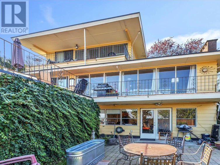 554 Richmond Street, New Westminster, BC, V3L 4C7