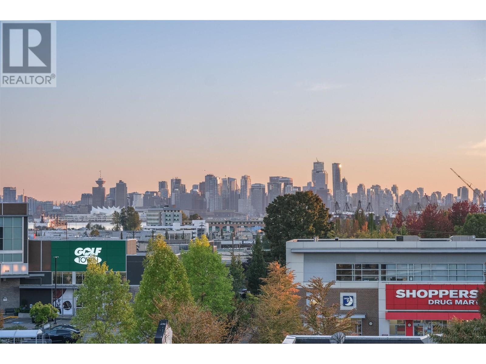 404-857 West 15 Street, North Vancouver, BC, V7P 1M5