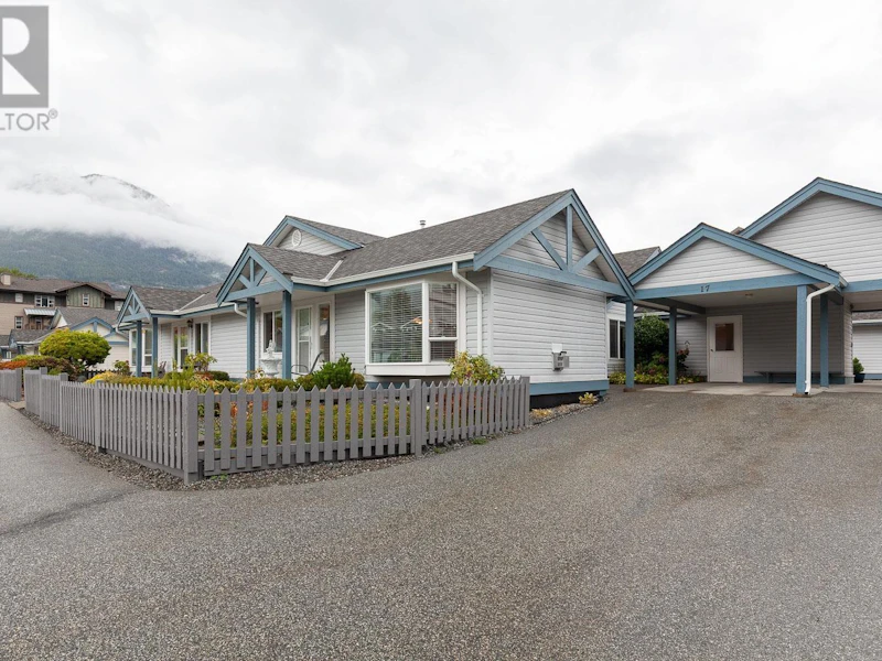 17 - 1201 Pemberton Avenue, Squamish BC V8B 0J7