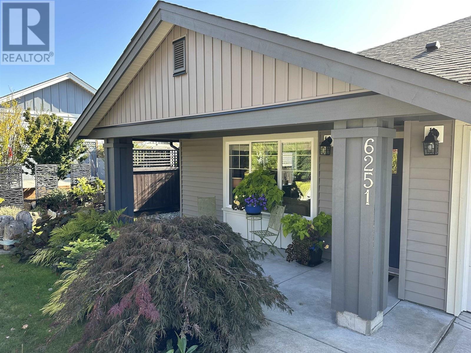 6251 Oracle Road, Sechelt, BC, V7Z 0N7