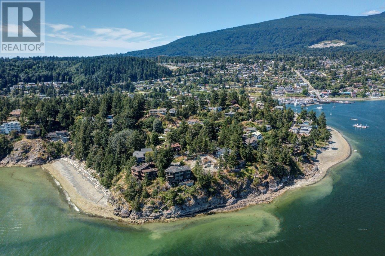 302 Shoal Lkout Road, Gibsons, BC, V0N 1V7