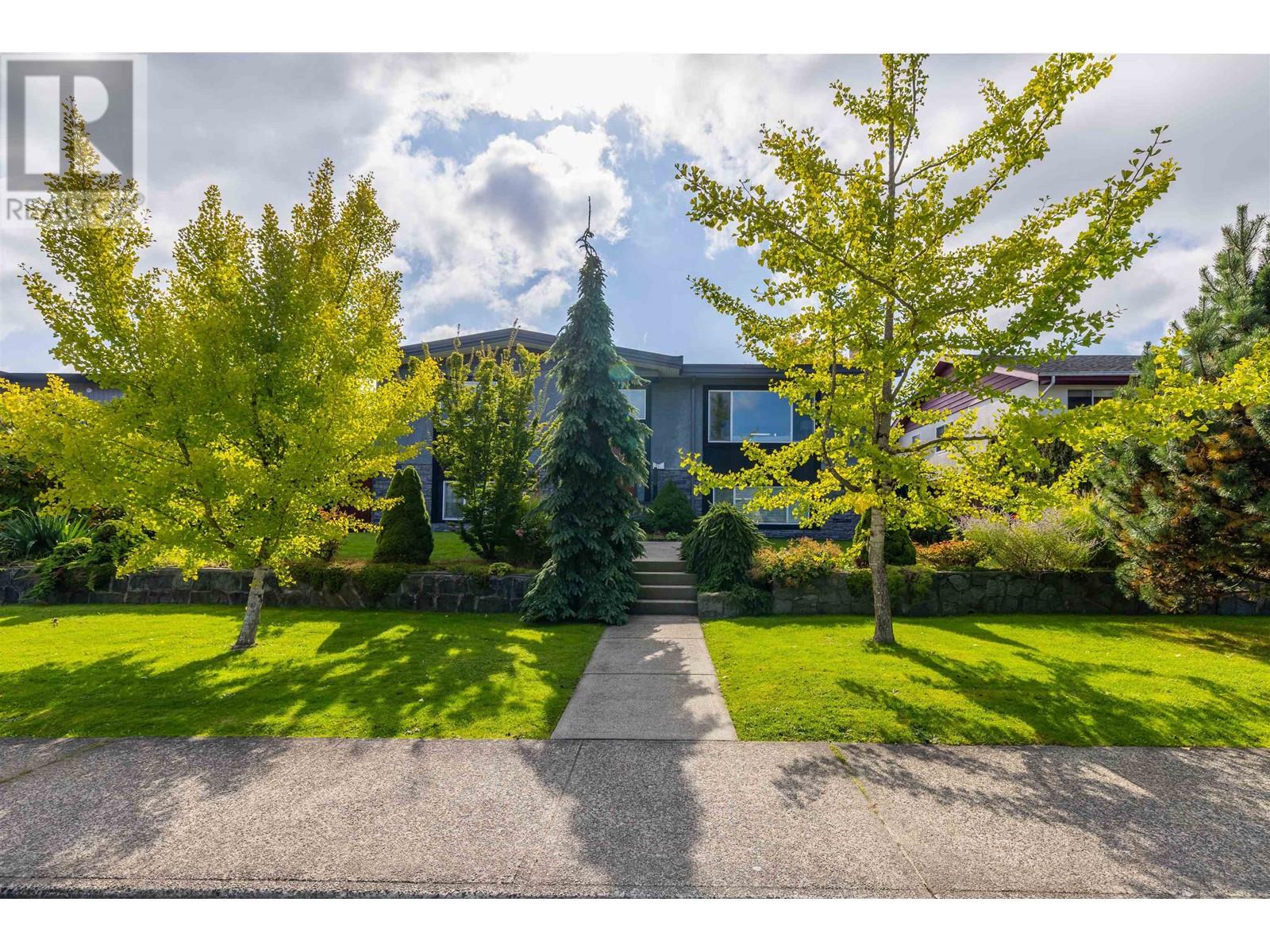 6058 Service Street, Burnaby, BC, V5H 1V8
