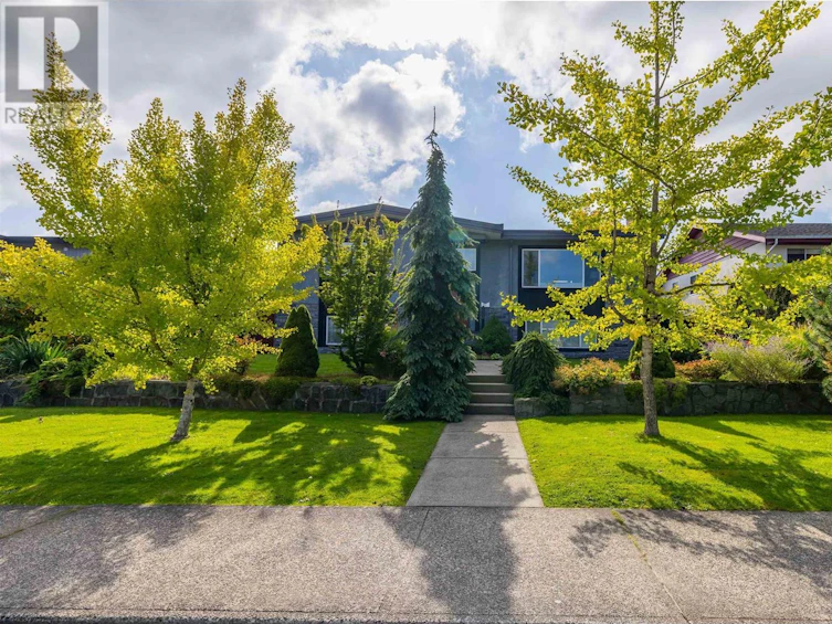 6058 Service Street, Burnaby, BC, V5H 1V8