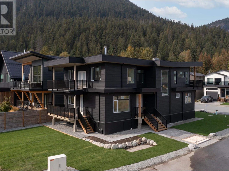 2025 Tiyata Boulevard, Pemberton BC