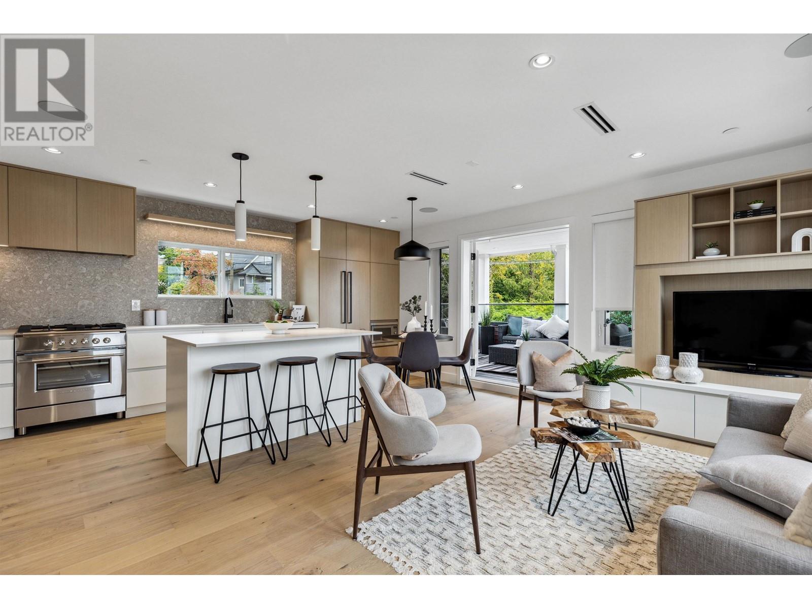 1238 Mclean Drive, Vancouver, BC, V5L 2P9