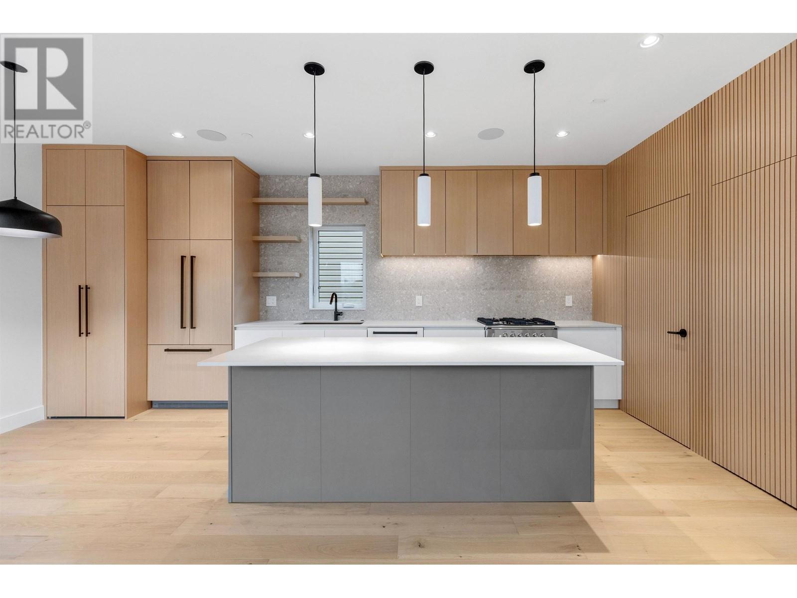 1228 Mclean Drive, Vancouver, BC, V5L 2P9