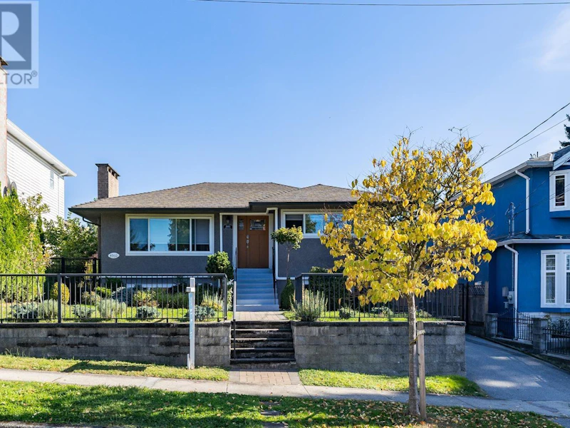 4960 Manor Street, Vancouver BC V5R 3Y2
