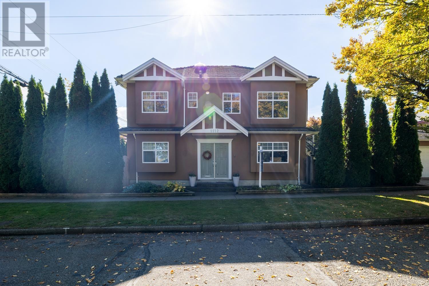 1112 East 26th Avenue, Vancouver, BC, V5V 2J5