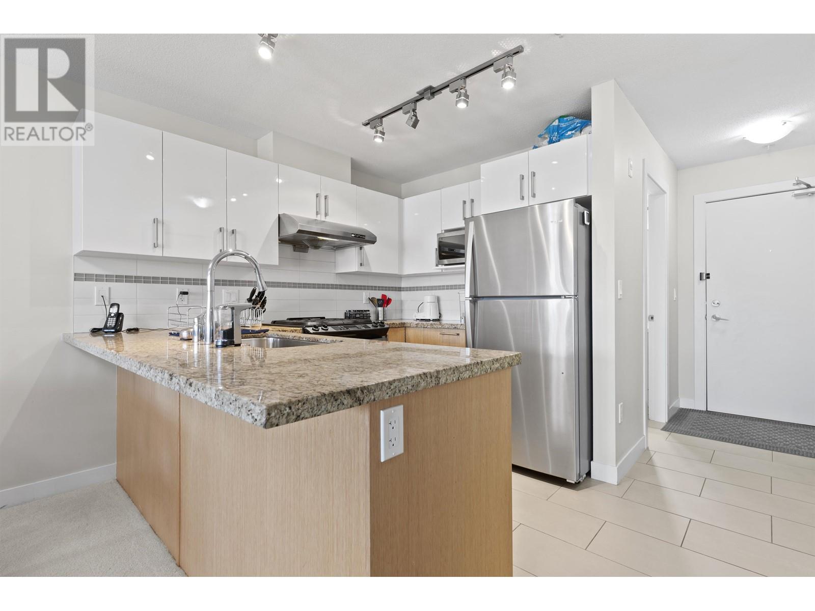 225-6828 Eckersley Road, Richmond, BC, V6Y 0E8