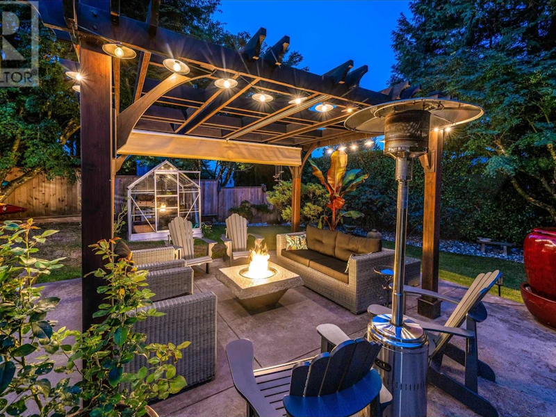 890 Victoria Drive, Port Coquitlam BC V3B 2T9