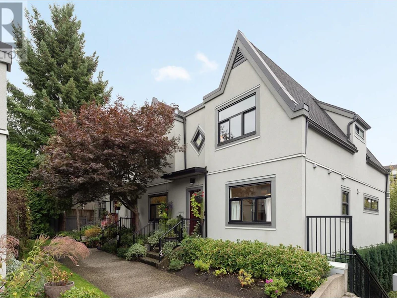 5 - 888 W 16th Street, North Vancouver BC V7P 1R3