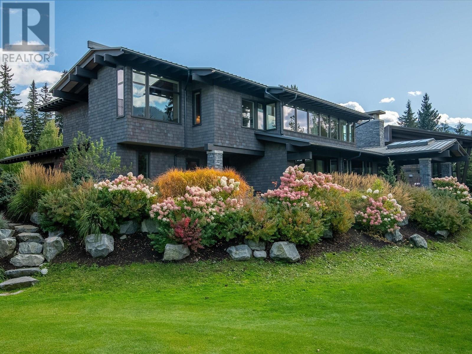 8072 Cypress Place, Whistler, BC, V8E 1J9