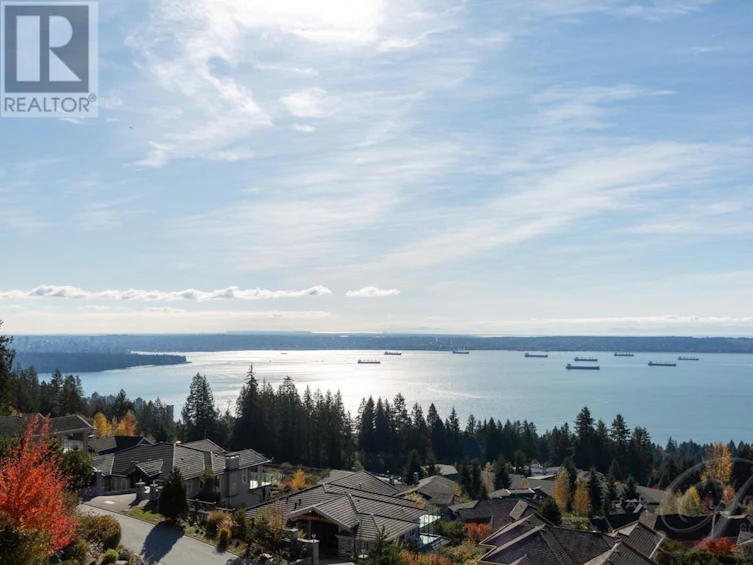 407-2535 Garden Court, West Vancouver, BC, V7S 0A1