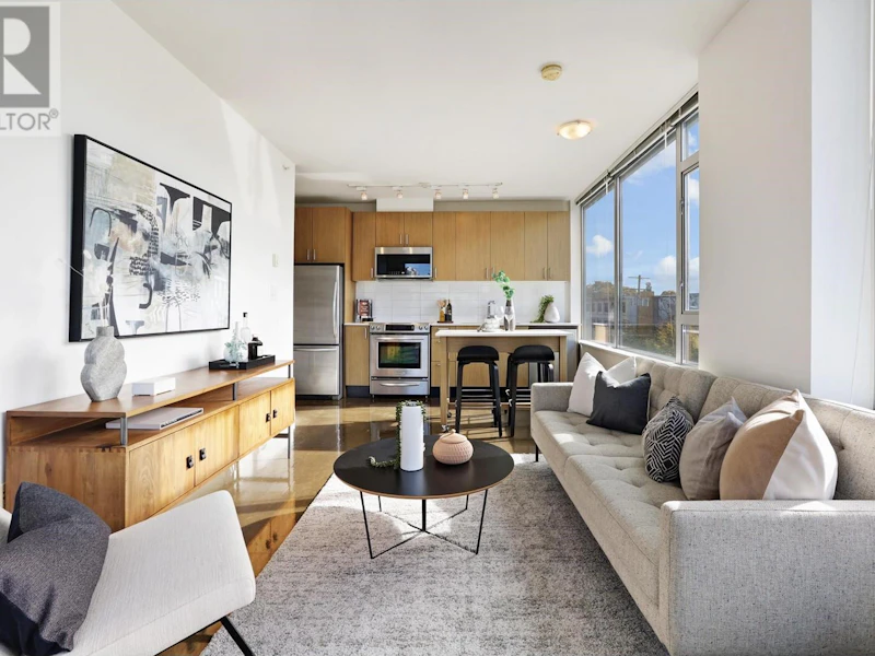 302 - 221 Union Street, Vancouver BC V6A 0B4