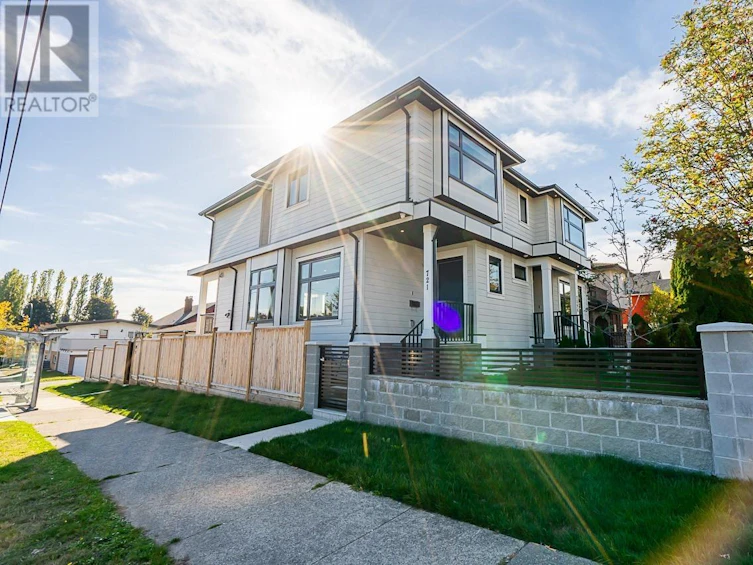 721 Renfrew Street, Vancouver, BC, V5K 2K4