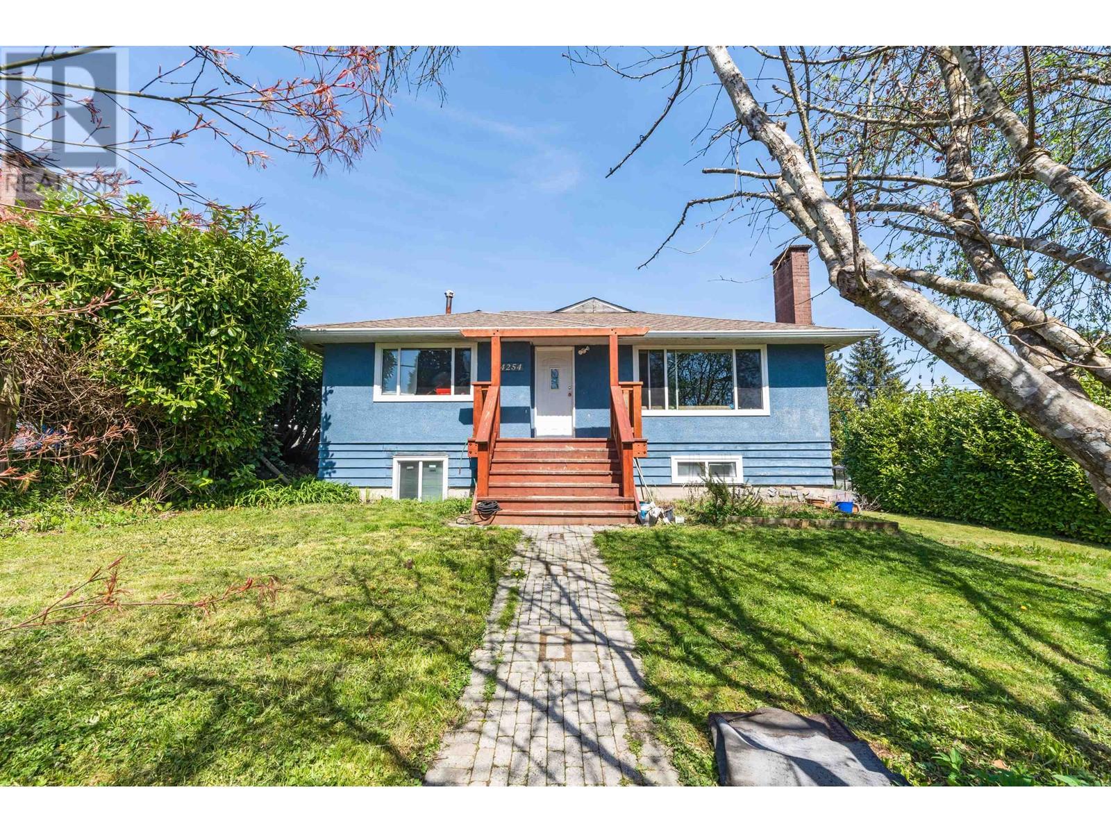 4254 Caddy Road, North Vancouver, BC, V7G 1B7