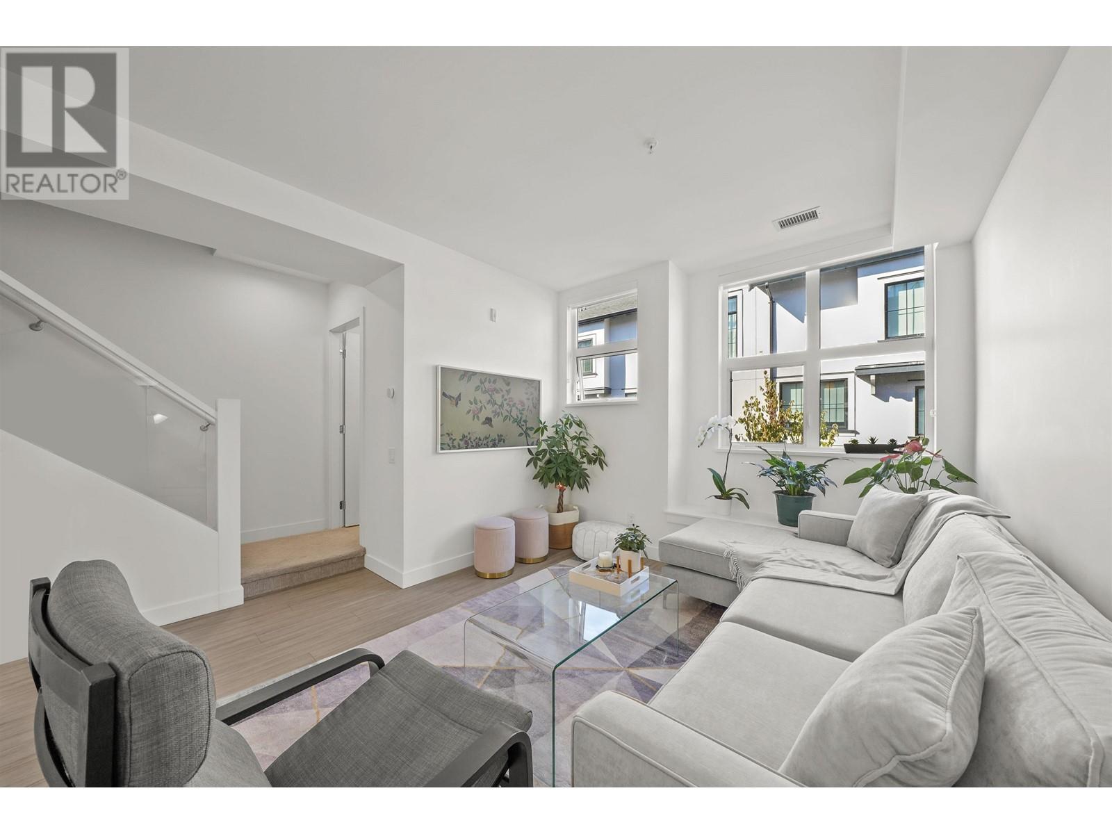 237-2060 Curling Road, North Vancouver, BC, V7P 0E1
