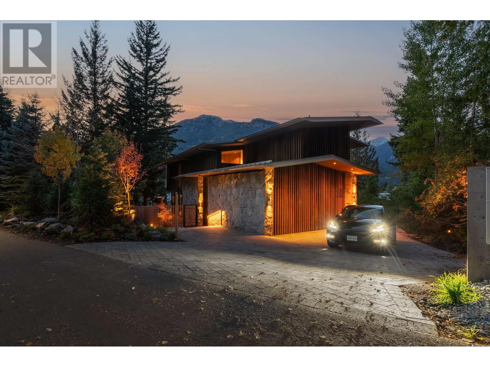 3296 Archibald Way