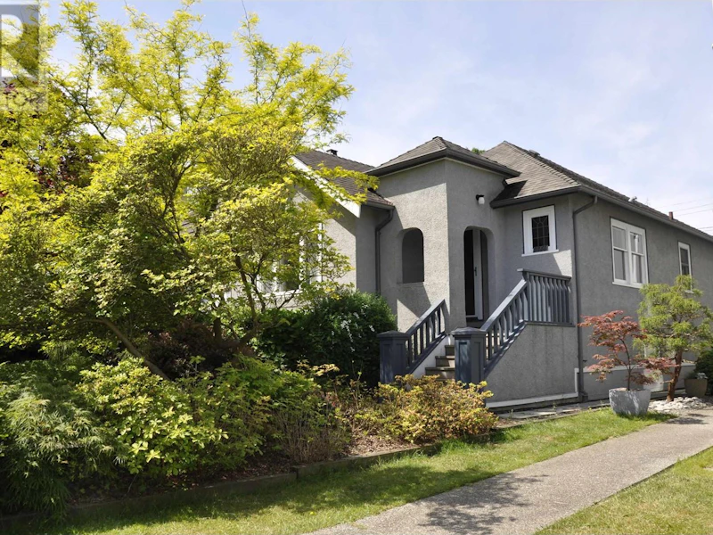 3755 Blenheim Street, Vancouver BC V6L 2Y3