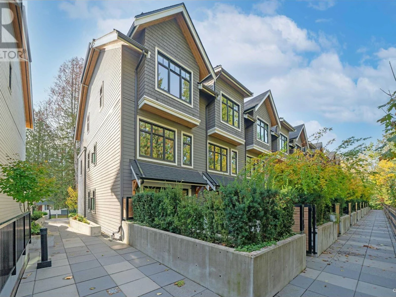 10 - 1960 Glenaire Drive, North Vancouver BC