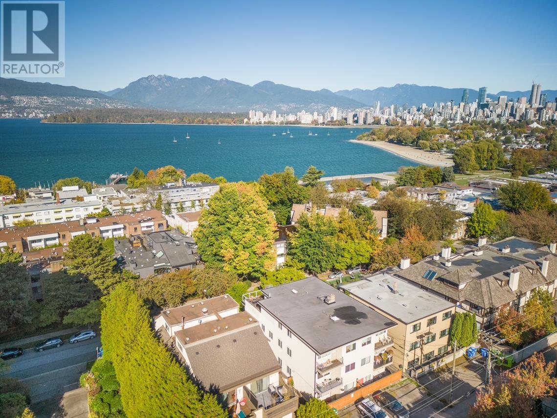 302-2458 York Avenue, Vancouver, BC, V6K 1E1