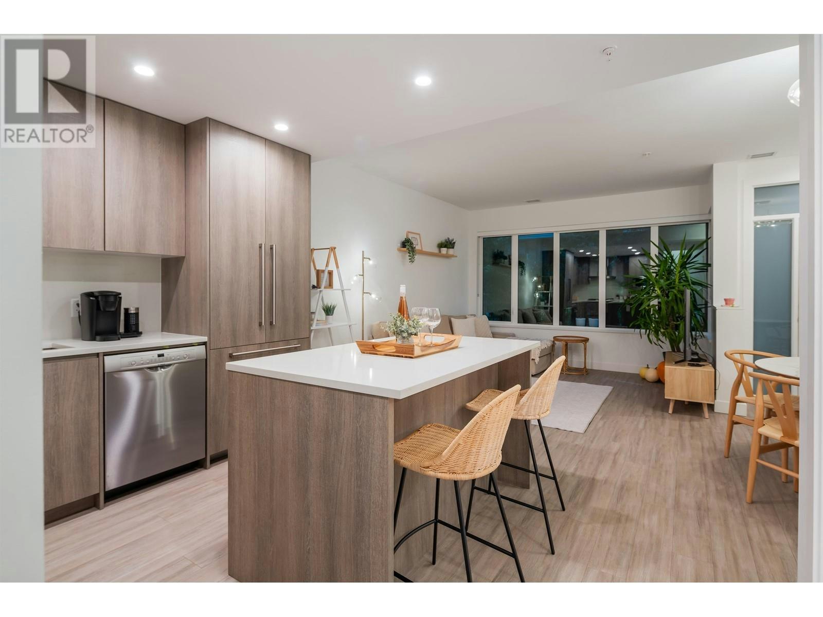 107-2060 Curling Road, North Vancouver, BC, V7P 0E1