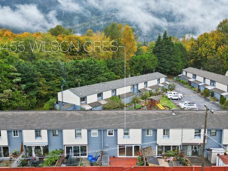 4 - 38455 Wilson Crescent, Squamish BC V8B 0M4
