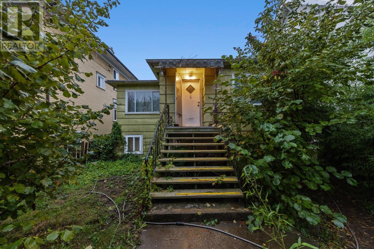 1824 East 11th Avenue, Vancouver, BC, V5N 1Z1