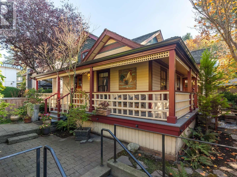 132 W 10th Avenue, Vancouver BC V5Y 1R8