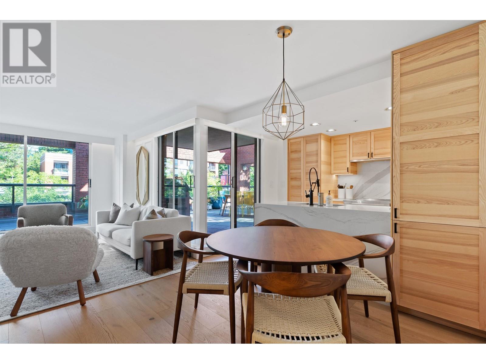 2D-199 Drake Street, Vancouver, BC, V6Z 2T9