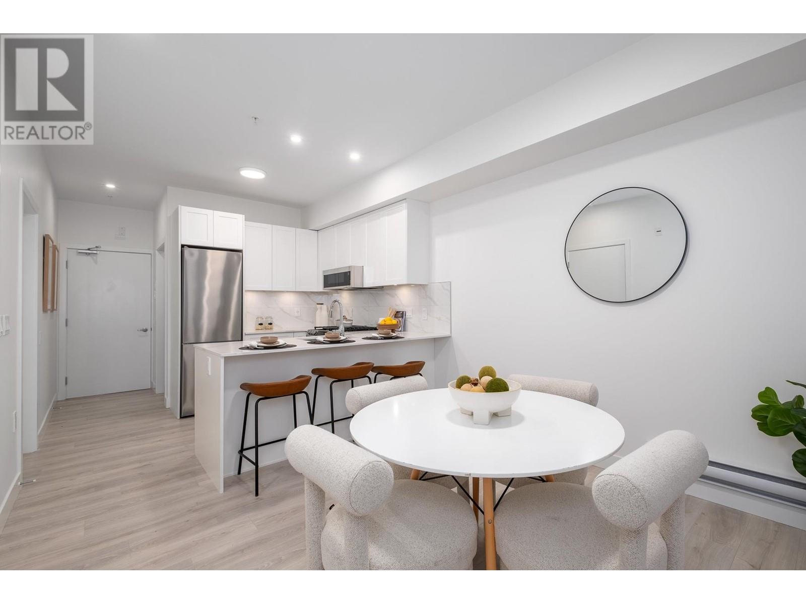 206-2688 Duke Street, Vancouver, BC, V5R 4S9