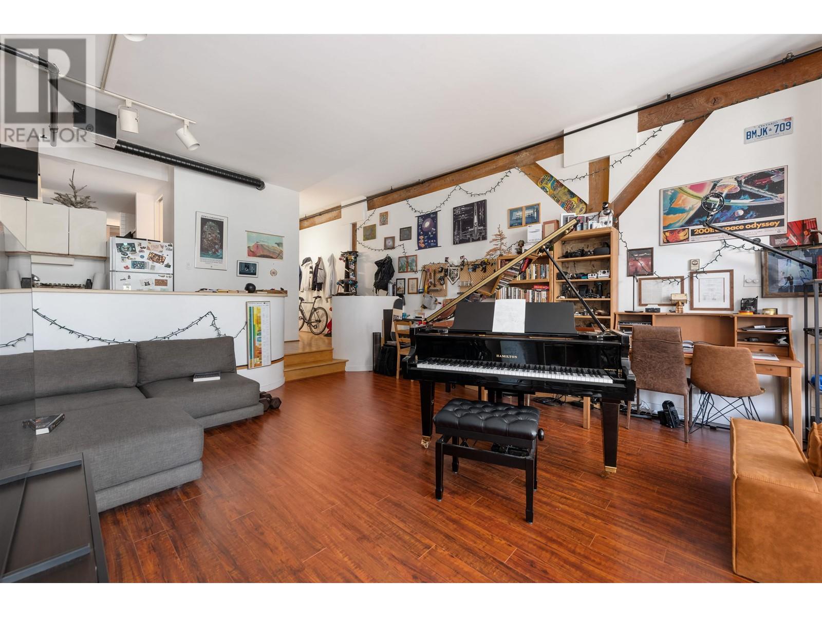 4-11-550 Beatty Street, Vancouver, BC, V6B 2L3
