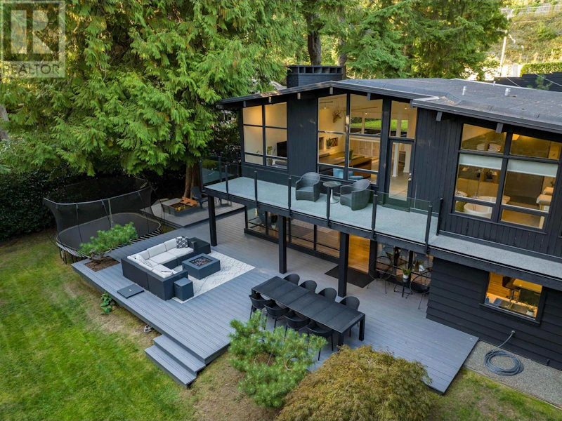 3380 Westmount Road, West Vancouver BC V7V 3G6