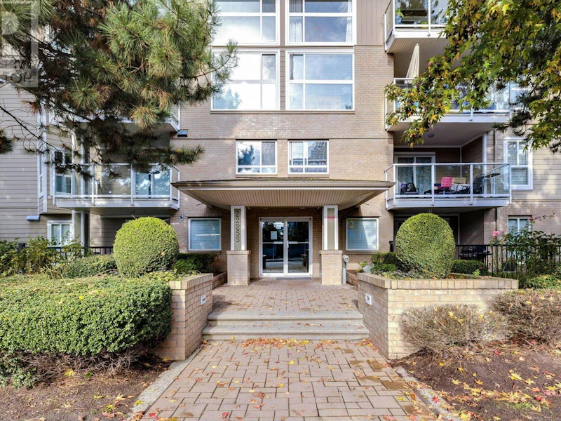 111 - 22255 122nd Avenue, Maple Ridge BC V2X 3X8