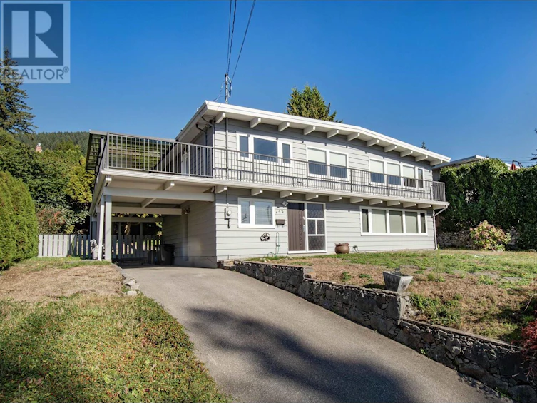 472 Crestwood Avenue, North Vancouver, BC, V7N 3C3