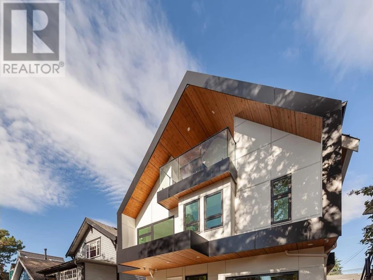 2033 Kitchener Street, Vancouver, BC, V5L 2W6