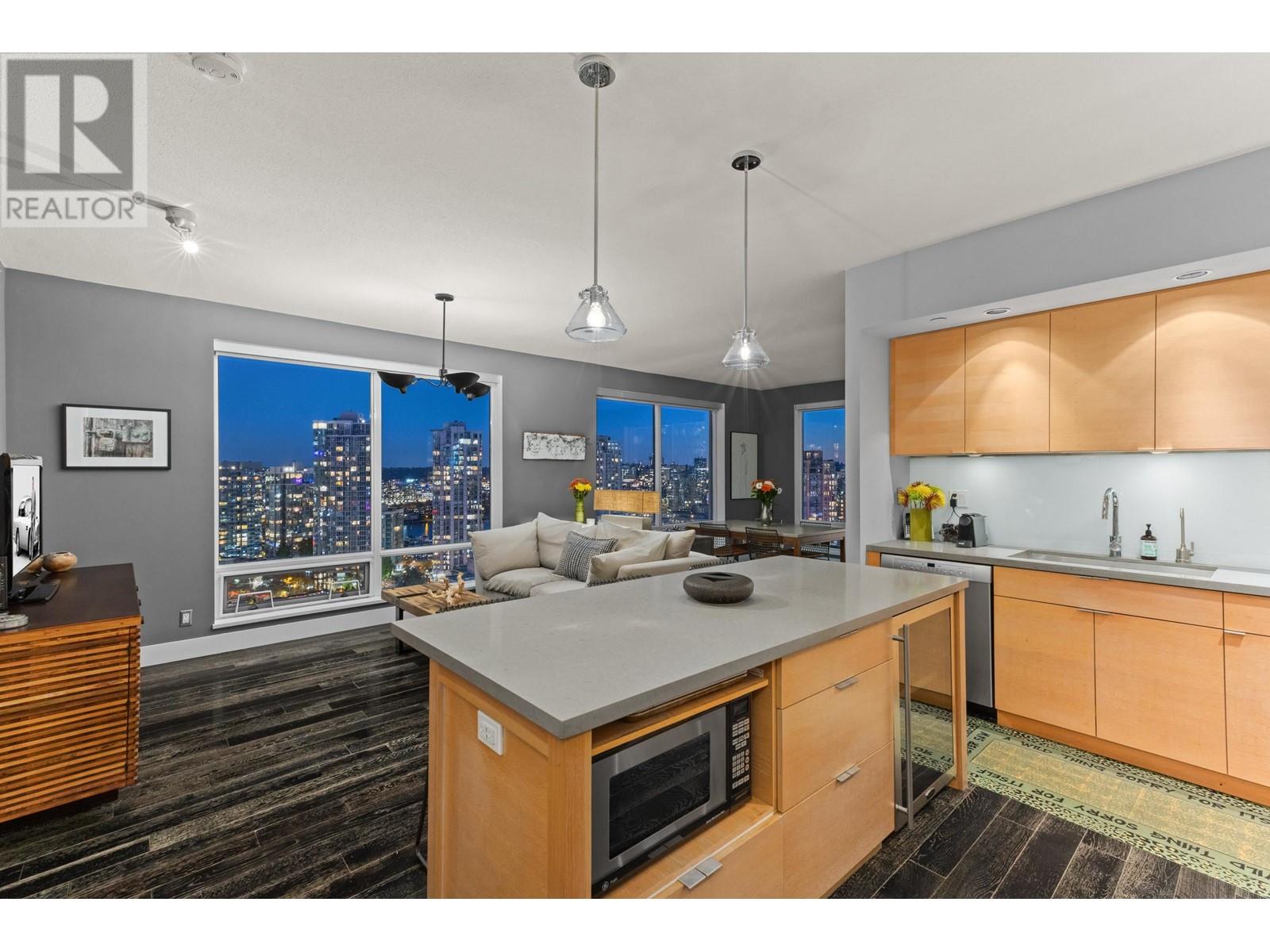 2002-1055 Homer Street, Vancouver, BC, V6B 1G3