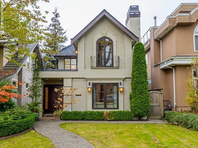 721 W 26th Avenue, Vancouver BC V5Z 2E7