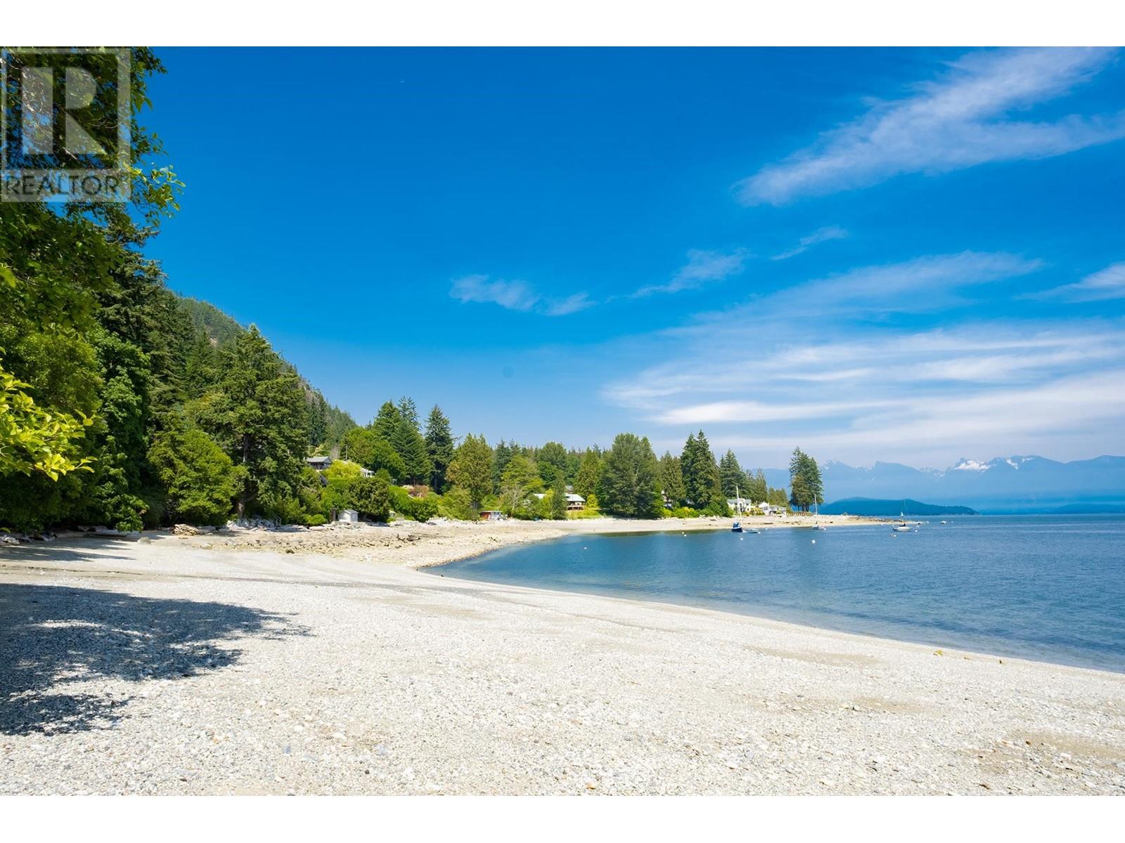 446 Central Avenue, Gibsons, BC, V0N 1V1
