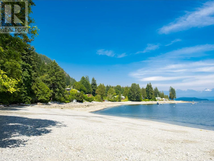 446 Central Avenue, Gibsons, BC, V0N 1V1