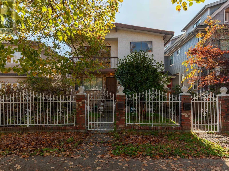 1822 E 14th Avenue, Vancouver BC V5N 2E2