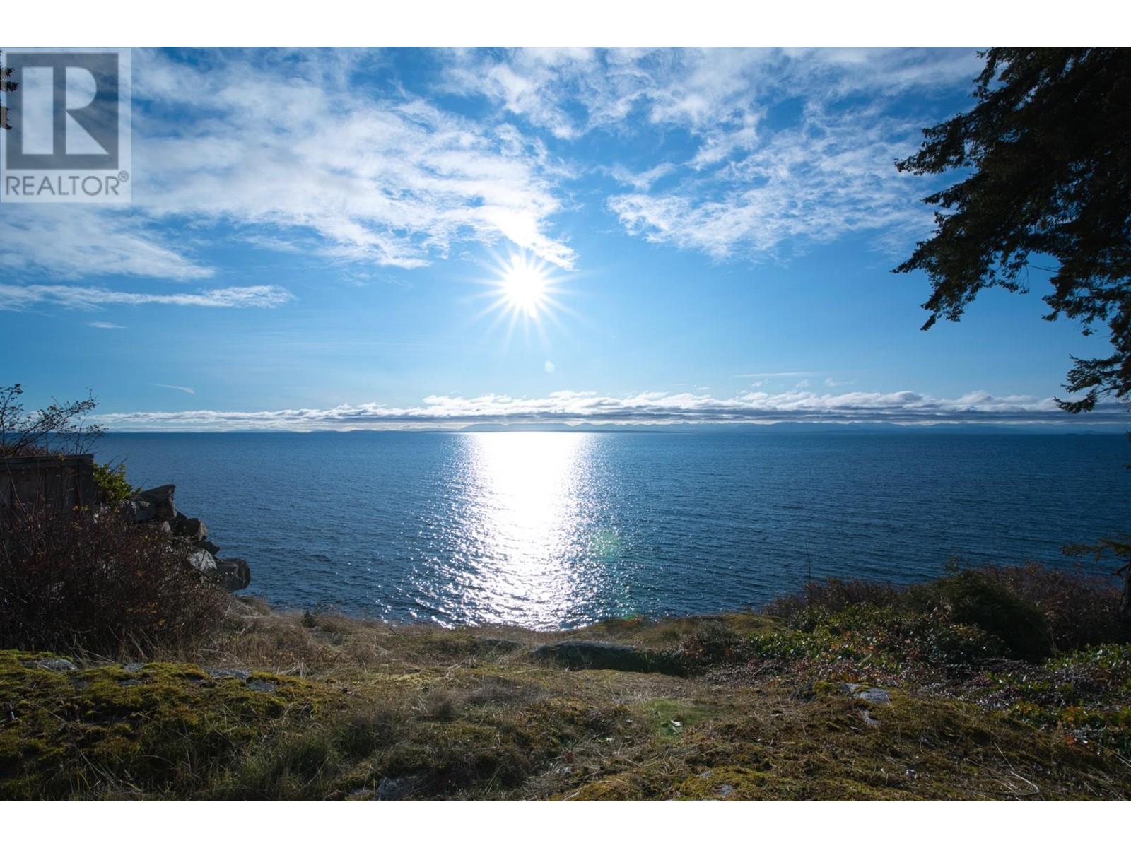 2525 Lower Road, Roberts Creek, BC, V0N 2W4