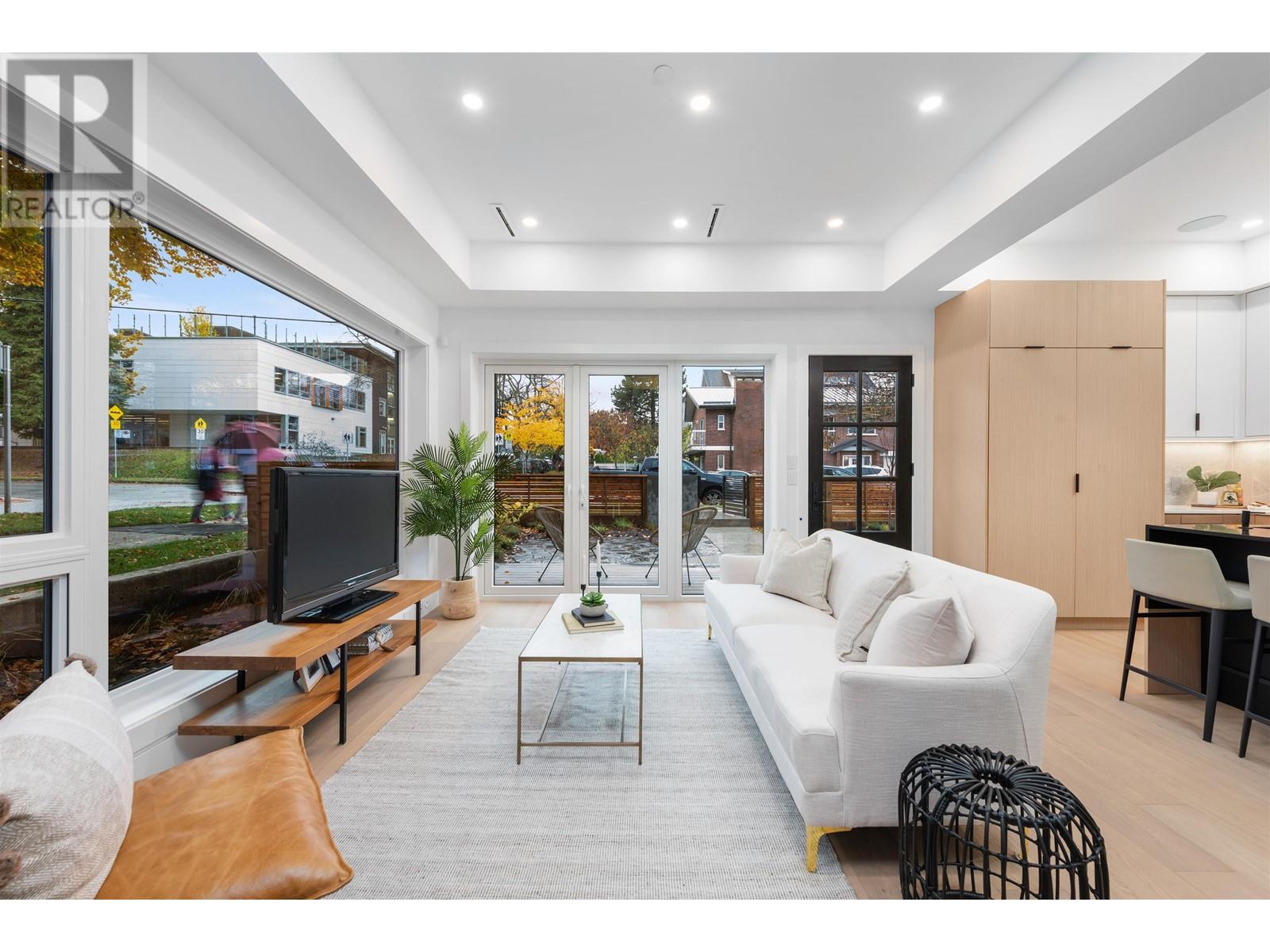 1290 Garden Drive, Vancouver, BC, V5L 4R1