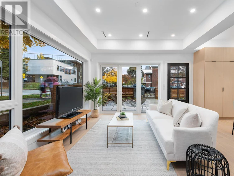 1290 Garden Drive, Vancouver, BC, V5L 4R1