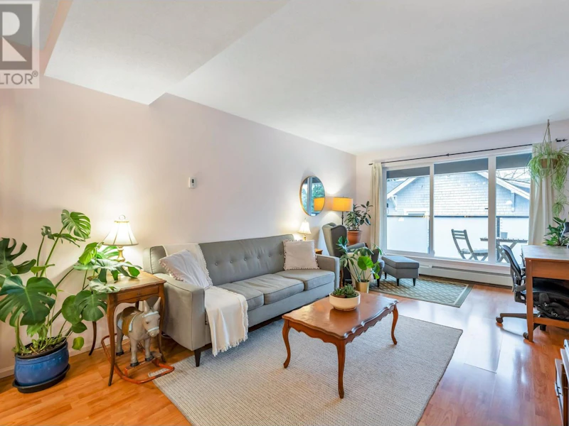 402 - 2328 Oxford Street, Vancouver BC V5L 1G3